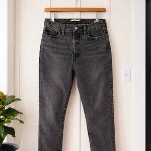 Levis Premium Ladies Wedgie Straight Size 29 Black Distressed Wash 99% cotton